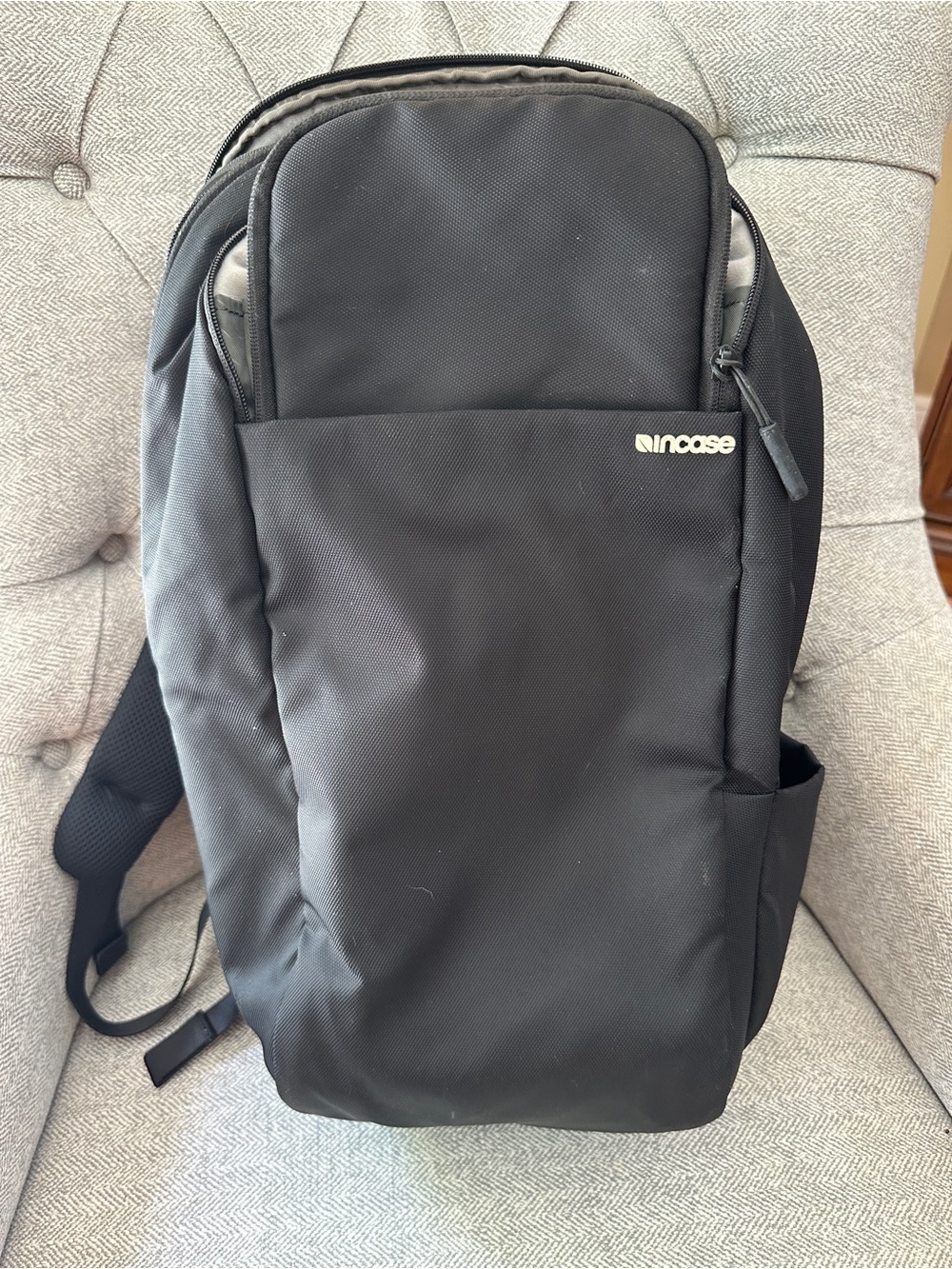 Incase Black Minimalist Camera Bag